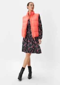 Tailliertes Kleid aus Crêpe