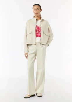 T-Shirt mit Blumenapplikation