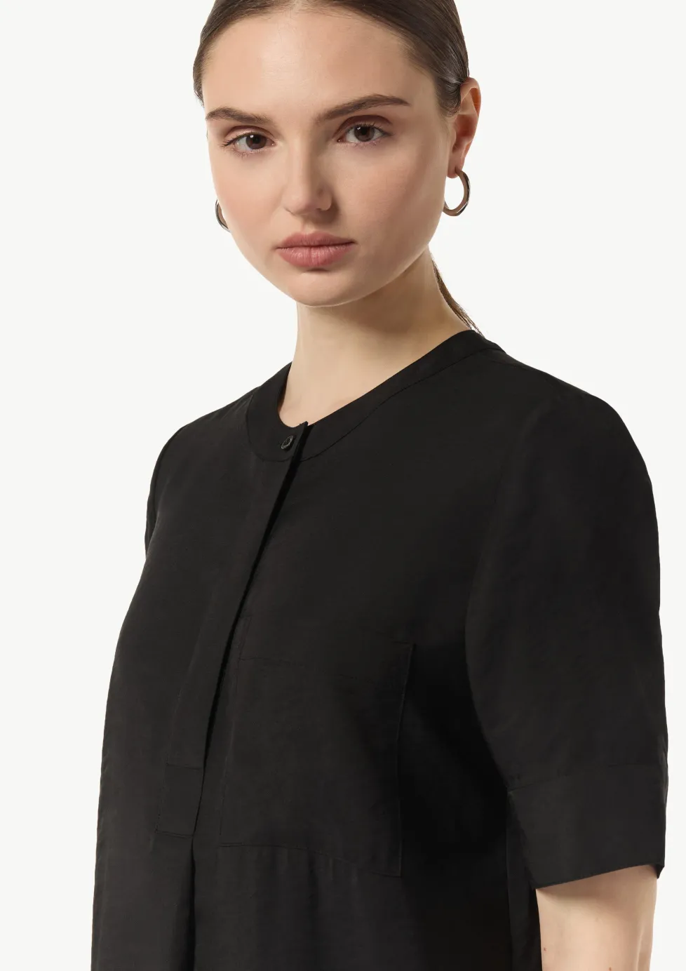 T-Shirt-Kleid mit Stehkragen