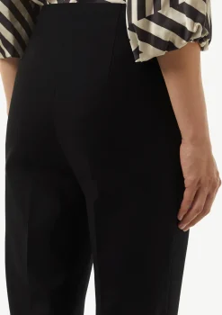 Verkürzte Flared-Leg-Hose aus Baumwollstretch