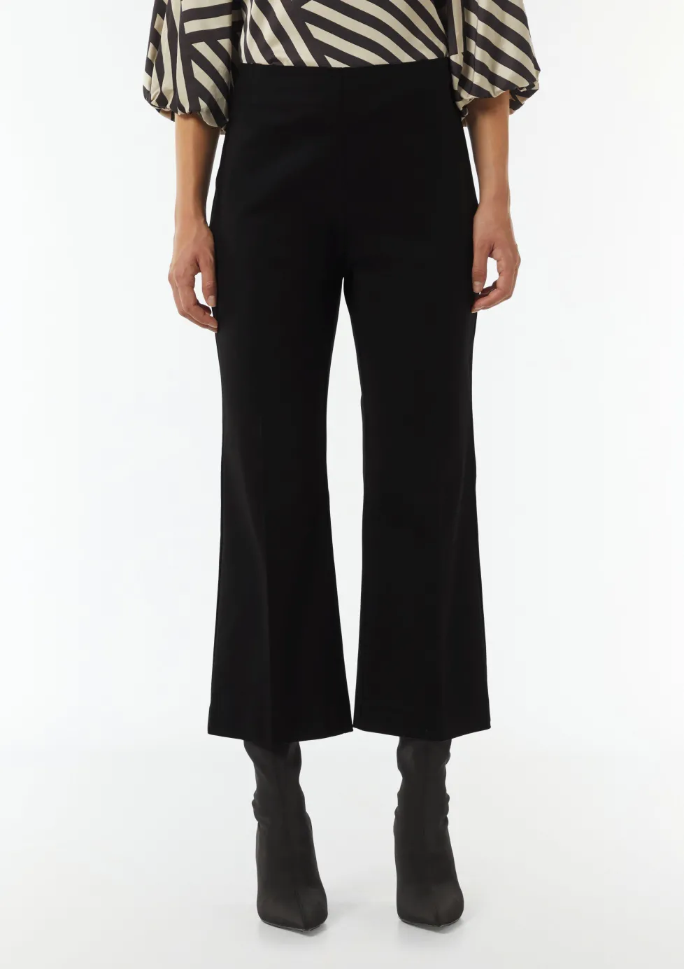 Verkürzte Flared-Leg-Hose aus Baumwollstretch