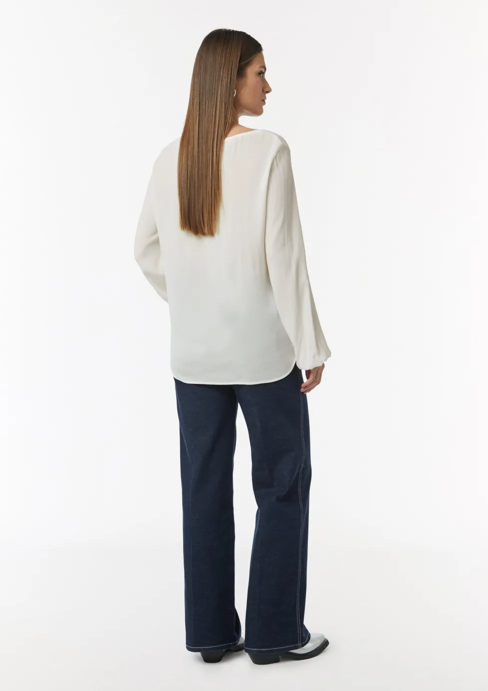 Viskose-Bluse mit Bindedetail am Ausschnitt