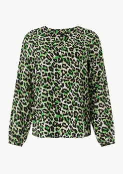 Viskosebluse mit Leo-Muster und V-Ausschnitt