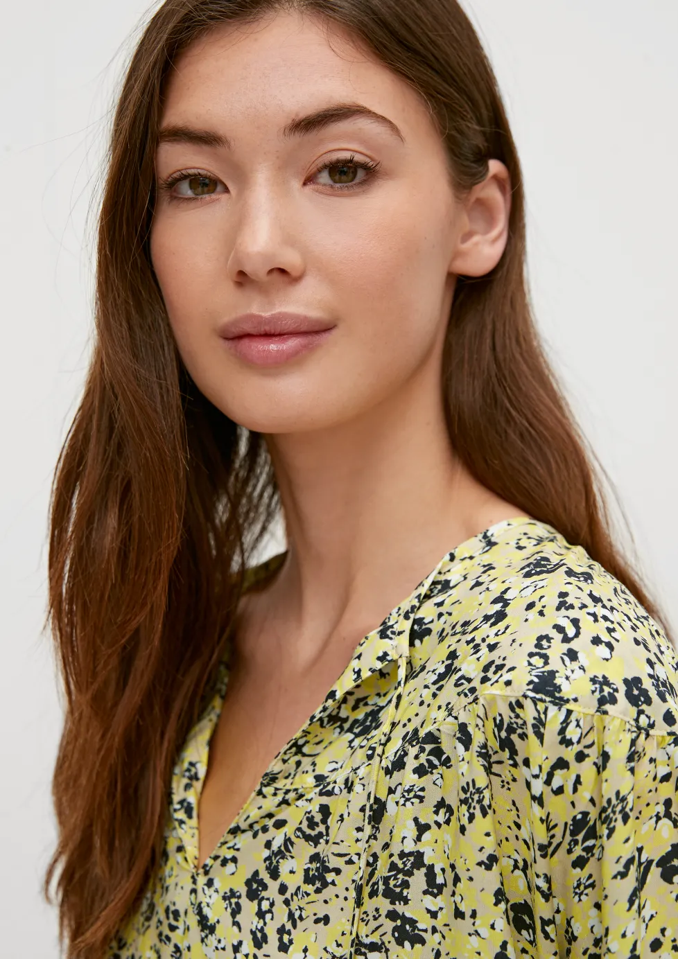 Viskosebluse mit Tunika-Ausschnitt