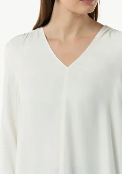 Viskosebluse mit V-Ausschnitt