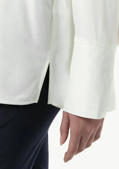 Viskosebluse mit V-Ausschnitt