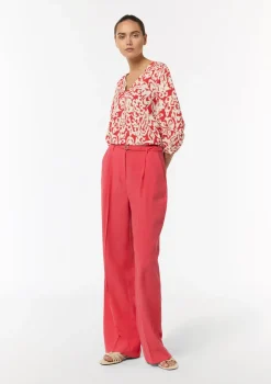 Viskosebluse mit V-Ausschnitt