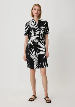 Viskosekleid mit Crêpestruktur