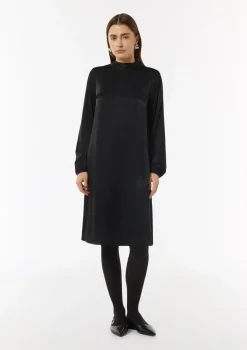 Web-Kleid mit Schleifen-Detail