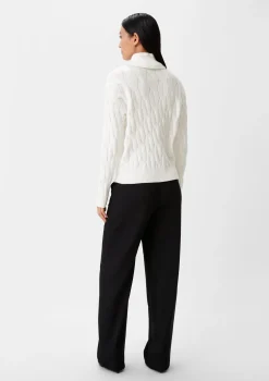 Weicher Pullover mit Strickmuster