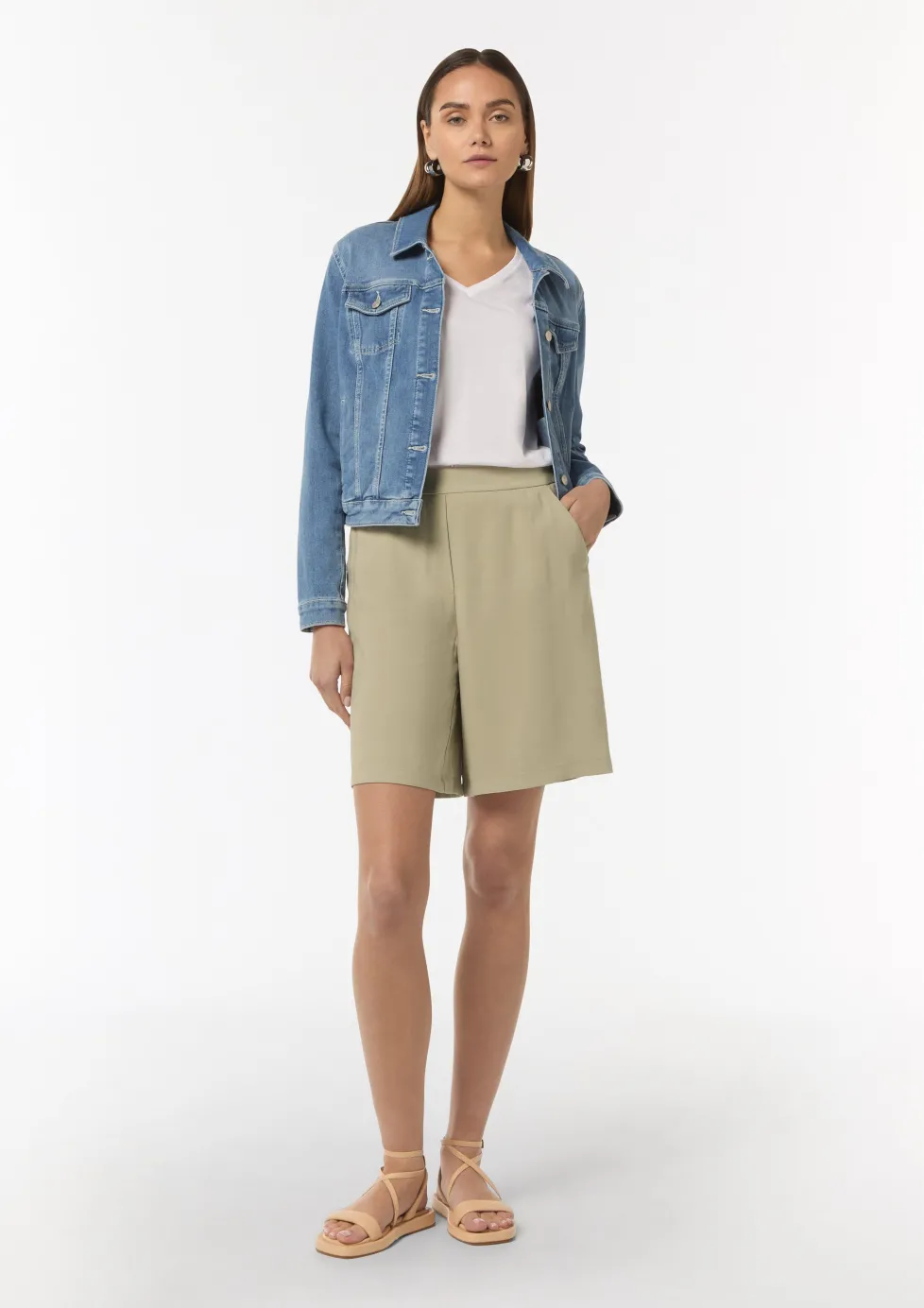 Weite Bermuda aus fließendem Viskosetwill