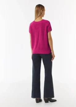 Weiter Strickpullunder mit Zopfmuster-Detail