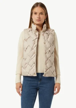 Weste in Flecht-Optik mit seitlichen Eingrifftaschen