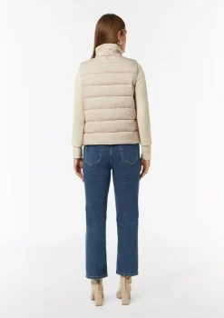 Weste in Flecht-Optik mit seitlichen Eingrifftaschen