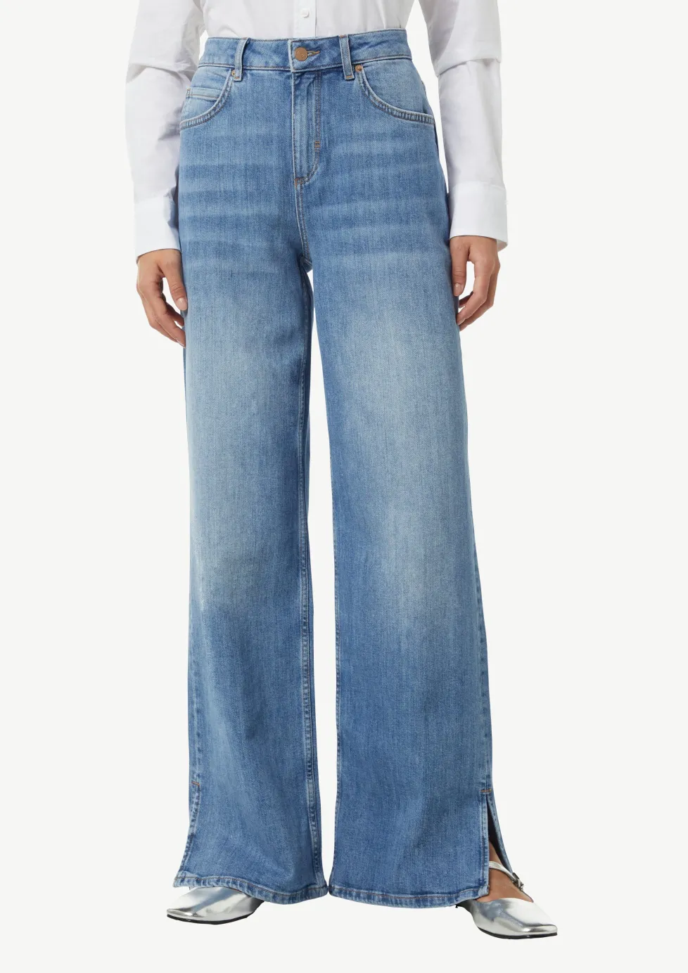 Wide-Leg-Jeans mit geschlitztem Saum