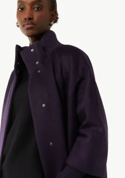 Wollmantel mit geripptem Kragen und Ärmeln