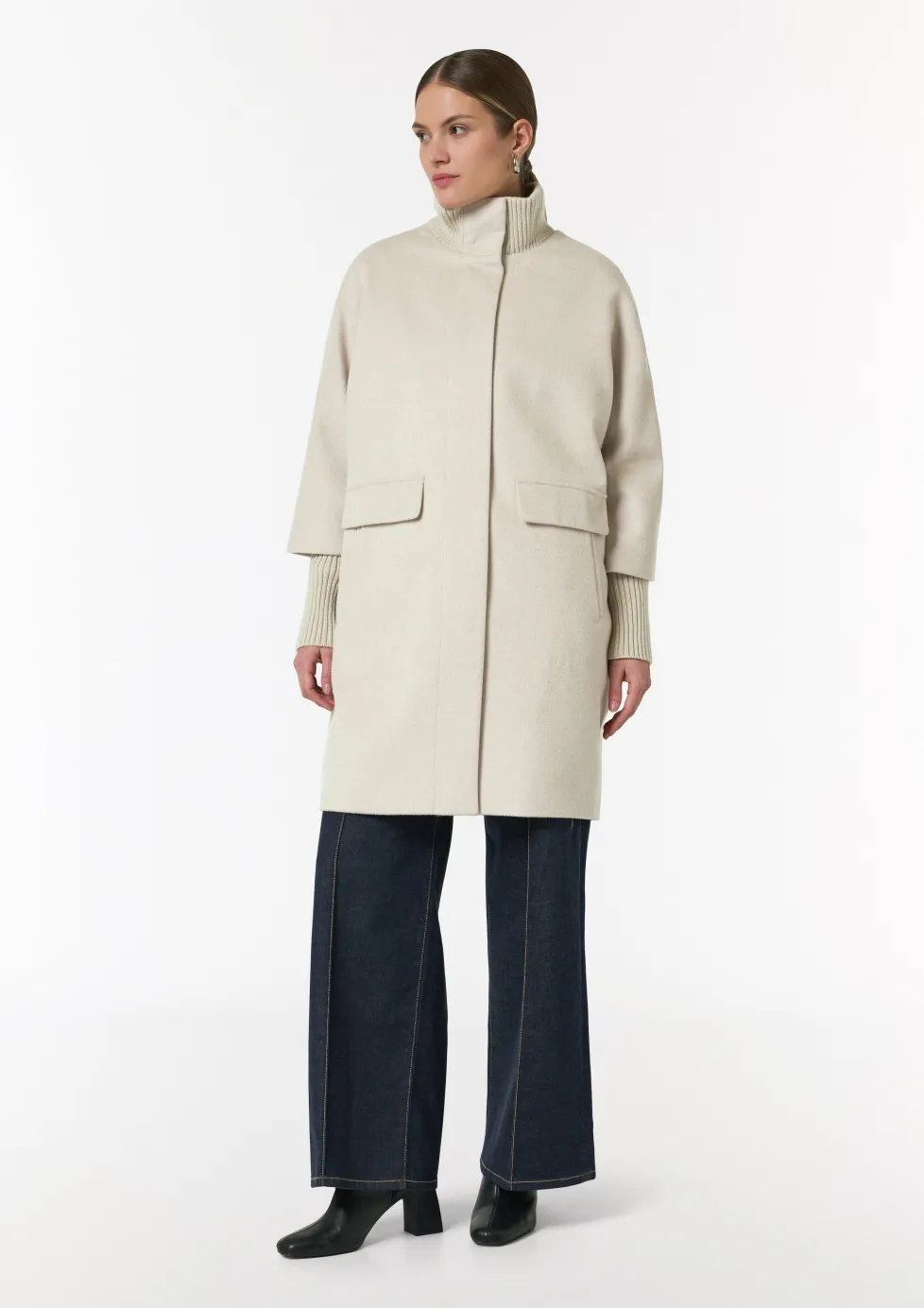 Wollmantel mit geripptem Kragen und Ärmeln