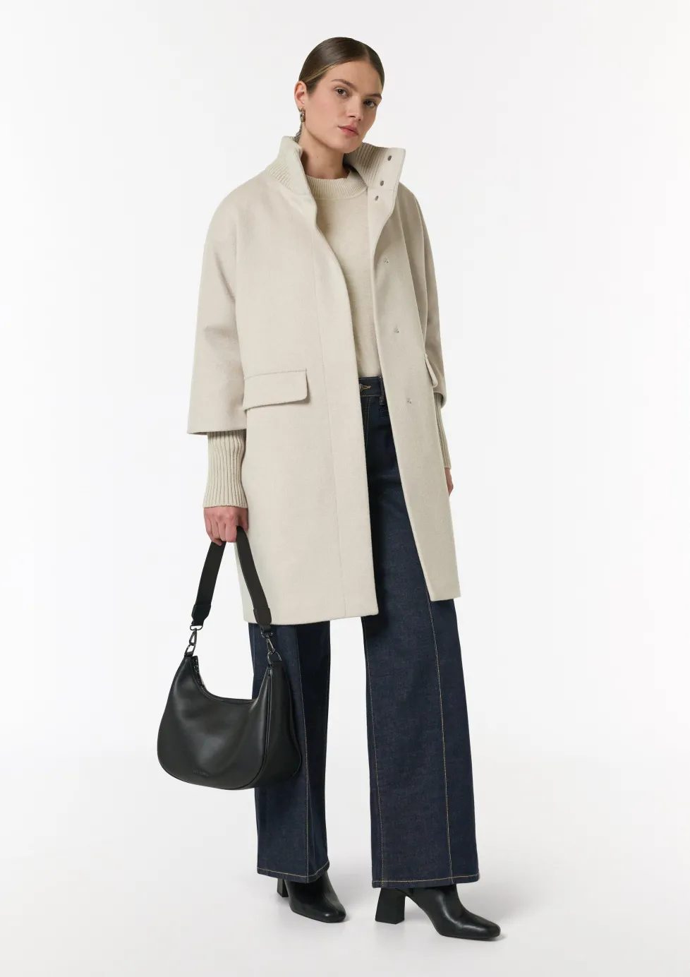 Wollmantel mit geripptem Kragen und Ärmeln